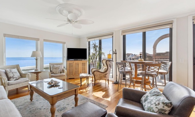 Fernandina Beach Condo | Sweeping Views of Ocean and Marsh Await at 5th Floor Turtle Dunes!