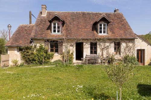 Bethonvilliers House | Sweet cottage 1 hr 40 min from Paris