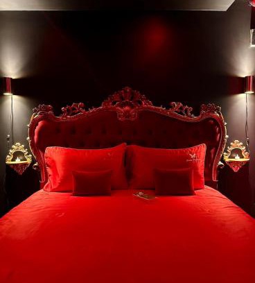 Villeneuve-le-Roi House | SWEET DREAMS Love room & Spa