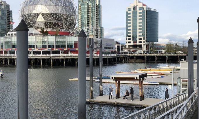 Southeast False Creek Apartment | Sweet home in the heart of Olympic Village