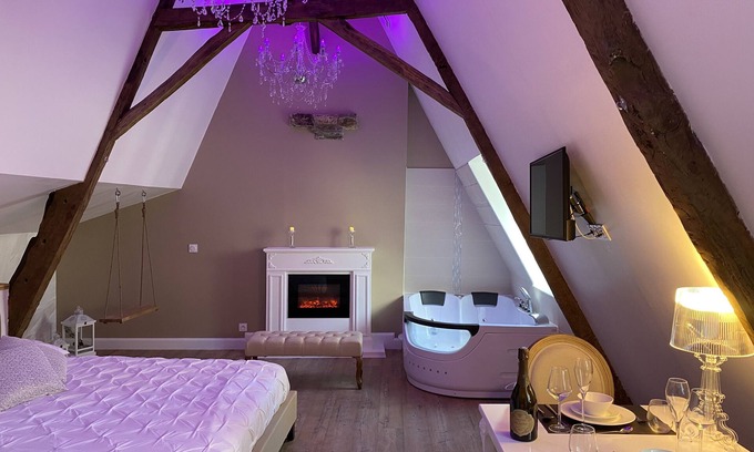 Lannion Apartment | Sweet Love romantic suite with private spa