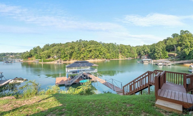 Houston House | Sweet Retreat: 5 BR, 4 BA House in Houston, Sleeps 15