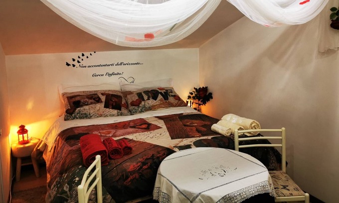 Raiano Bed & Breakfast | sweet room 2/3 beds (double bed + single bed) with private bathroom