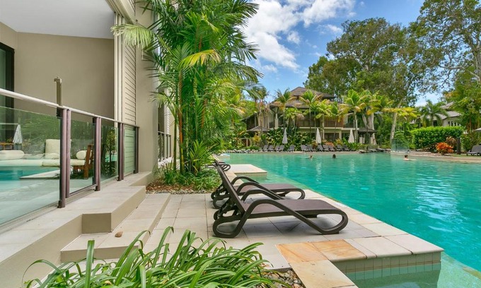Palm Cove Apartment | Swim Out Apartments in Triton Street Beachfront Resort Palm Cove