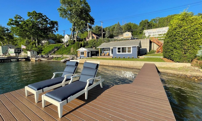 Dundee House | Swim, Sip, and Stay Awhile at this Beautiful Keuka Lake Retreat!