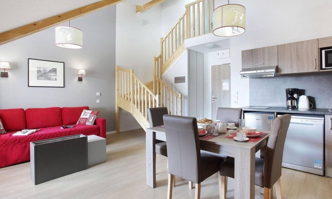 La Salle-les-Alpes Apartment | Swimming pool, parking, tv, ski locker, 39-49m², Serre Chevalier