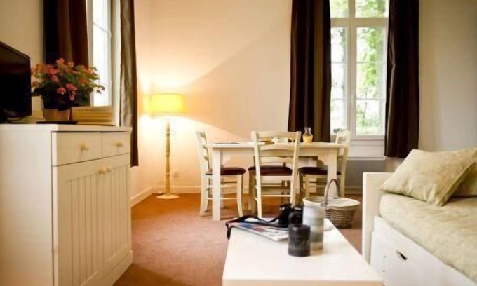 Maniquerville Apartment | Swimming pool, parking, tv, 35m², Etretat