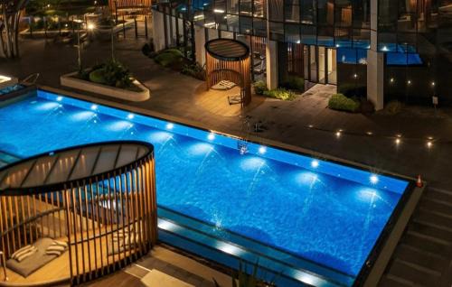 Southbank Apartment | Swimming Pool View 2br2ba At Ms Balcony