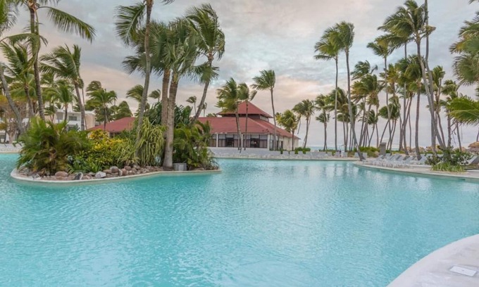 Bavaro Hotel | Swimout Family Junior Suite at Princess Family Club Bavaro! All Inclusive!