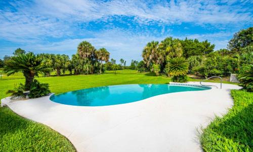 Groveland House | SWISS 30 - Golf Course