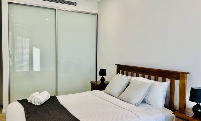 Strathfield Apartment | Sydney One Bedroom Apartment Close to Train st. Free Parking