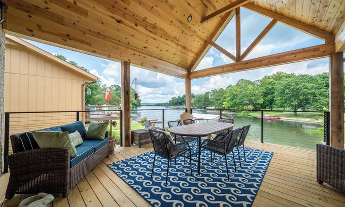 Cherokee Village House | T-bird Lakefront Luxury | New Home | Sleeps 16