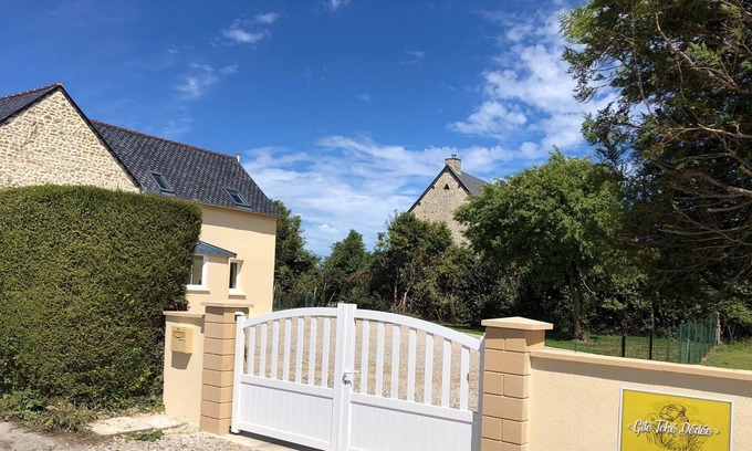 Cardonville House | T'che Dedee