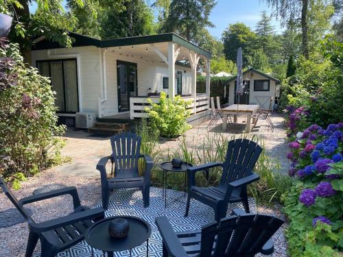 Voorthuizen Ski Chalet | 't Tjilpplekje, 4-persoons chalet met privé hottub