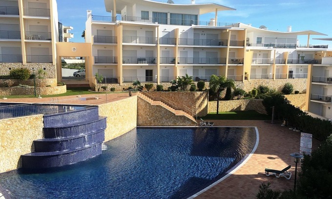 Albufeira Apartment | T1 +1 apartment, refurbished, beautiful view of the sea and harbor, wifi & a/c