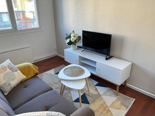 Deols Apartment | T1 Bis à Deux Pas du CNTS Comfort & Praticité