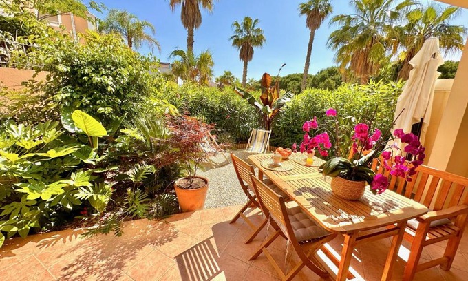 Giens Apartment | T2 avec jardin, clim & piscine - Proche plages et randos, parking privé - La Rascasse