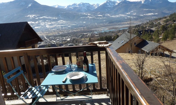 Embrun Apartment | T2 Embrun - Quiet with exceptional view