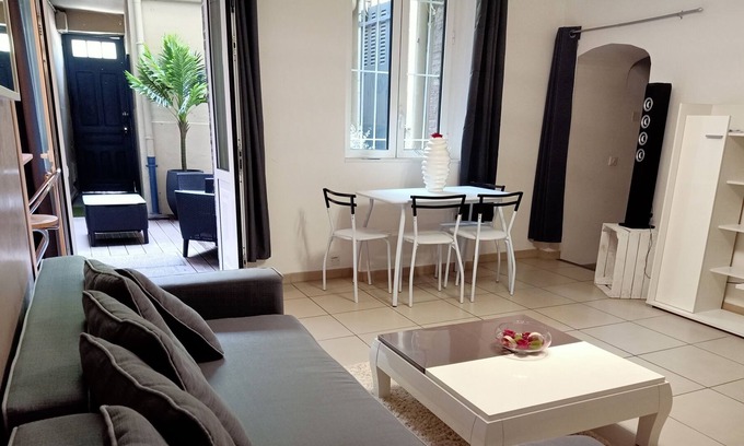 Centre Ville Apartment | T2 en Hyper Centre, à 2 pas du Parc Beaumont, Bd des Pyrénées, Place Clémenceau