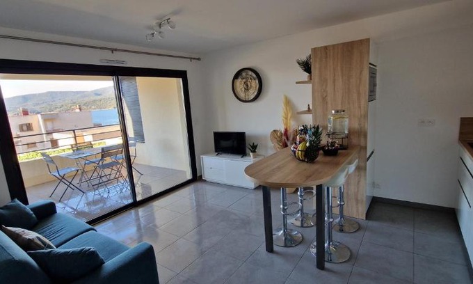 Propriano Apartment | T2 Fronte Di Mare de standing en bord de mer et du centre du village de Propriano