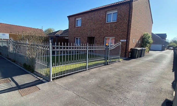 Saint-Amand-les-Eaux Apartment | T2 ground-floor apartment 2.5kms from town center and casino.