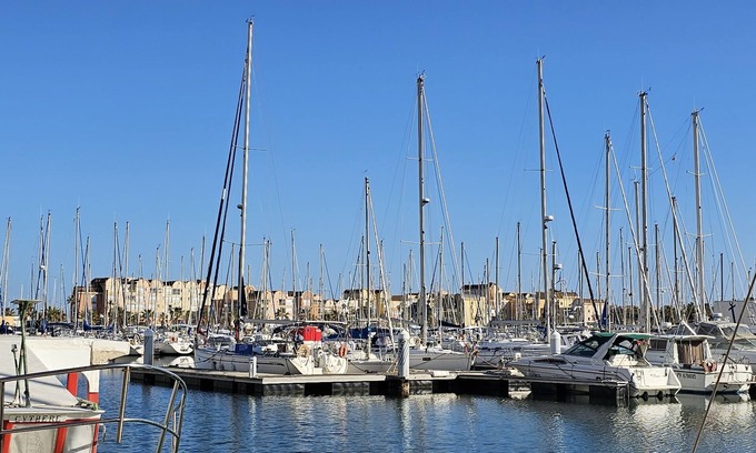 Gruissan Apartment | T2, la PLAYA, direct access to Grazel beach