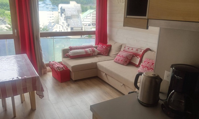 Eaux-Bonnes Apartment | T2Bis apartment at the foot of the slopes/residence euroneige