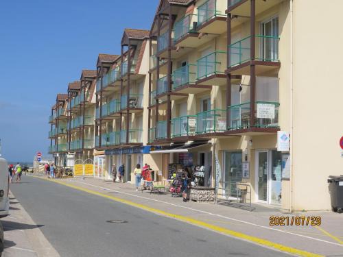 Sainte-Cecile-Plage Apartment | T3 avec balcon plein sud en bord de mer – 50 ml .2 chambres tout confort, équipé de chauffage électrique pour période hivernale,