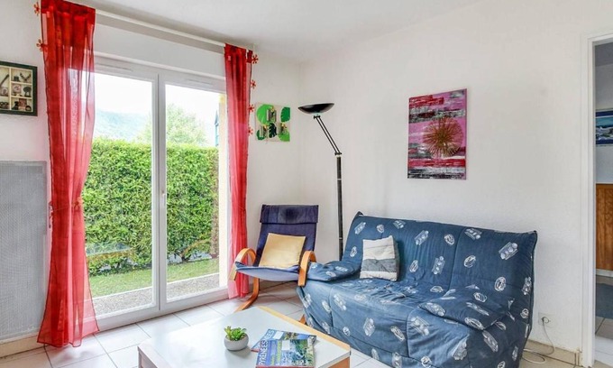 Esquieze-Sere Apartment | T3 calme 6 pers, terrasse, jardinet, proche commodités - FR-1-402-24