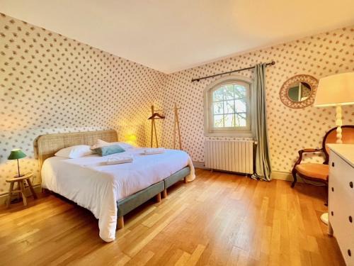 Gennes-Val-de-Loire Apartment | T3 Duplex dépendance du Château