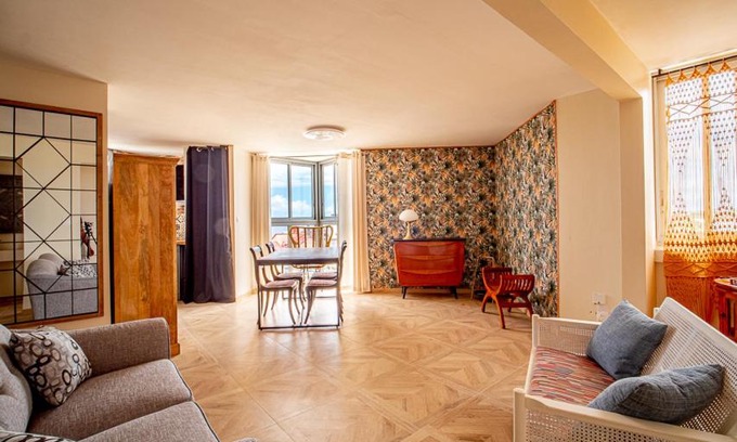 Saint-Denis Apartment | T3 - L' Anaxa - 65m² - champ fleuri, 2 chambres.