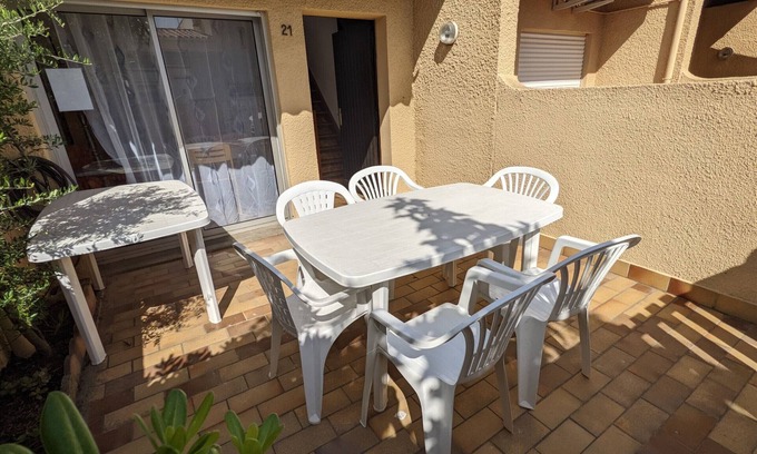 Port-la-Nouvelle Villa | T3 Mezzanine Villa with AC, Close to Beach, Parking and Terrace - Sleeps 6
