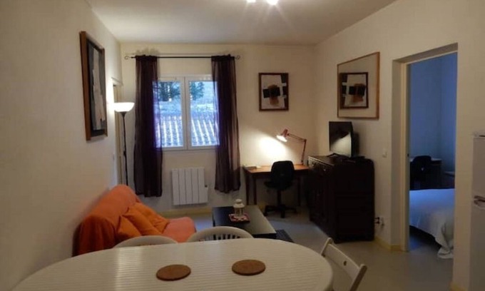 Secteur 2 Apartment | T3 on upper green