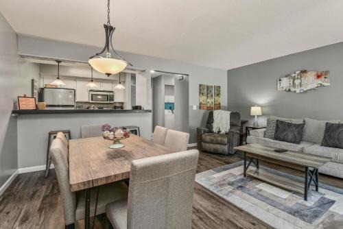 Table Rock House | Table Rock Escape at Pointe Royale