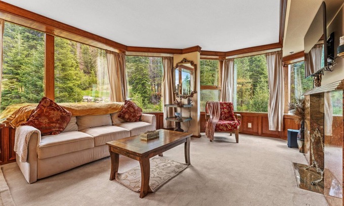 Olympic Valley Condo | Tahoe Everline Resort & Spa - 2 Bdrm Corner Suite