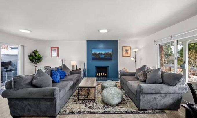 Tahoe City Apartment | Tahoe Getaway across from Lake!