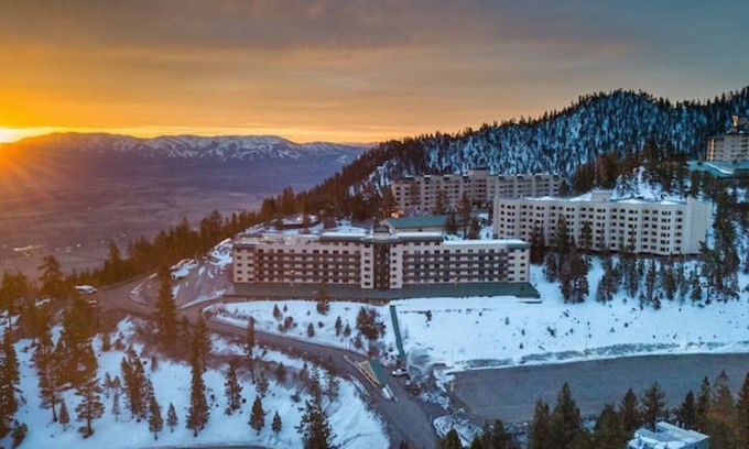 Tahoe Village Apartment | Tahoe Ridge - Kitchen + Fireplace + Hot Tub + Pool
