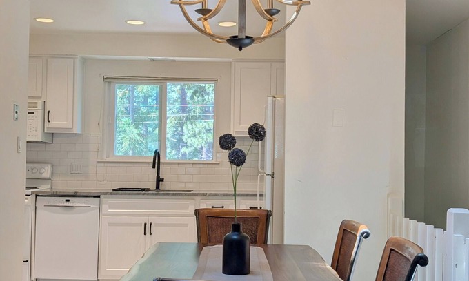 Incline Village Condo | Tahoe Sunshine & Powder: Newly Remodeled 2 Bedroom
