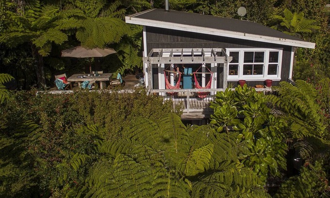 Tairua Cottage | TAIRUA TREEHOUSE - TAIRUA HOLIDAY HOME, family friendly in Tairua