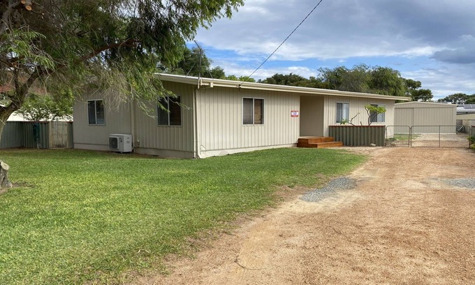 Jurien Bay House | Take a break from the hustle and bustle and relax at Frangipani Cottage.