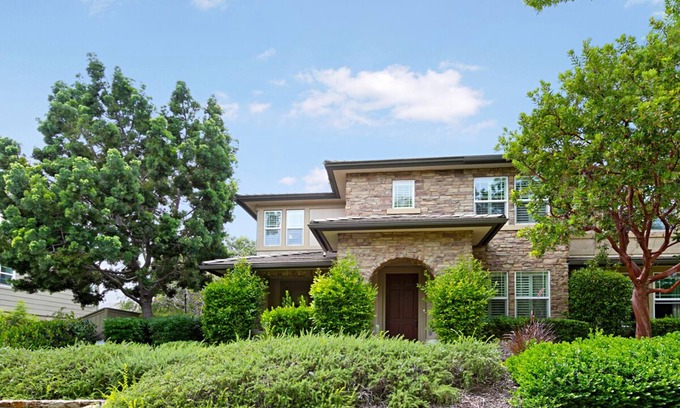 San Diego House | Take advantage of the low cost Kid & Pet-Friendly & Flexible Cancellation Policy