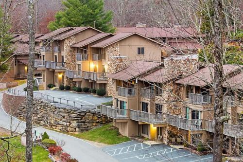 Banner Elk House | Take in Natures Beauty with lots of resort outdoor activities in 1BD condo