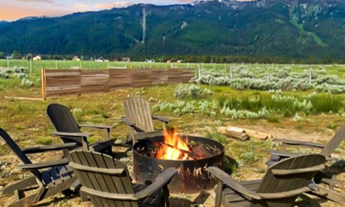 Donnelly Apartment | Tamarack Basecamp .