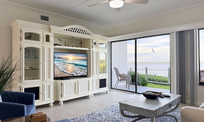 Englewood Condo | Tamarind – 2BR Condo with Lemon Bay Views
