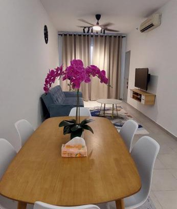 Sepang Apartment | Tangerine Suite @ Near KLIA @ERL