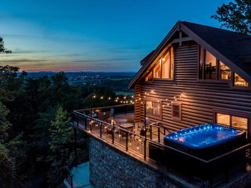 Sevierville House | Tanglewood Mountain Lodge By Stony Brook Cabins