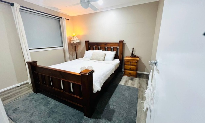 Tarneit House | Tarneit Treasure a 4 bed room house. A place of peace and tranquilaity