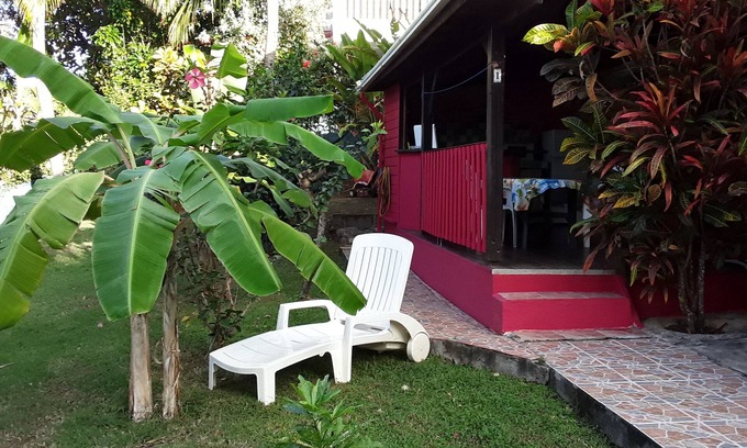 Tartane Apartment | TARTANE two F1 on the ground floor 250M from the beach