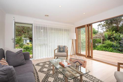 Somers House | Tasman Serenity in Somers Walk to the beach