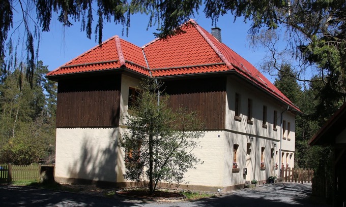 Steinfeld Apartment | Tasteful apartment in the Eifel National Park with a garden right on the forest!